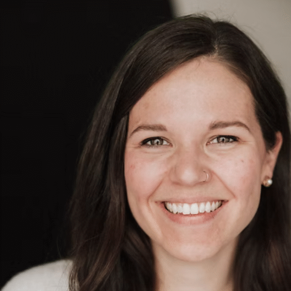 Lindsay \Reynolds